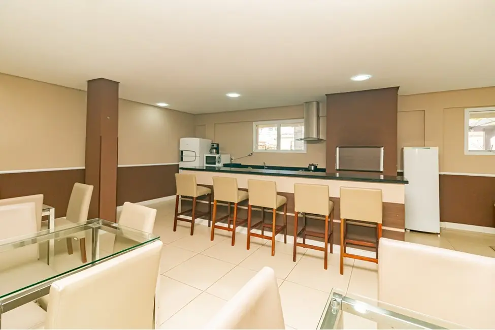 Apartamento com 3 quartos à venda, 72m2 em Passo da Areia, Porto Alegre - RS - imagem 8 Foto 8 de Apartamento com 3 quartos à venda, 72m2 em Passo da Areia, Porto Alegre - RS
