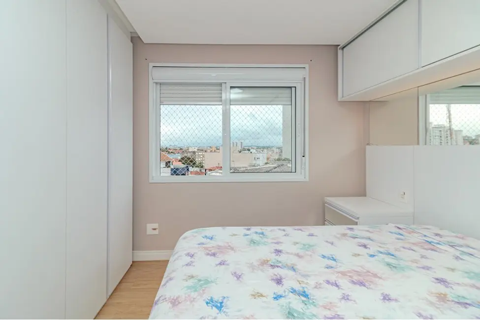 Apartamento com 3 quartos à venda, 72m2 em Passo da Areia, Porto Alegre - RS - imagem 3 Foto 3 de Apartamento com 3 quartos à venda, 72m2 em Passo da Areia, Porto Alegre - RS