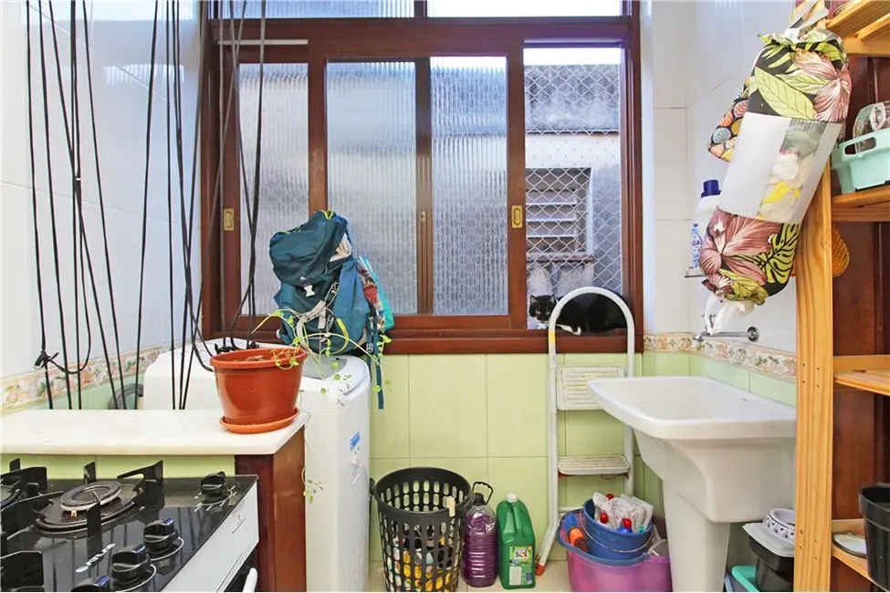 Foto 2 de Apartamento com 2 quartos à venda, 68m2 em Santo Antônio, Porto Alegre - RS