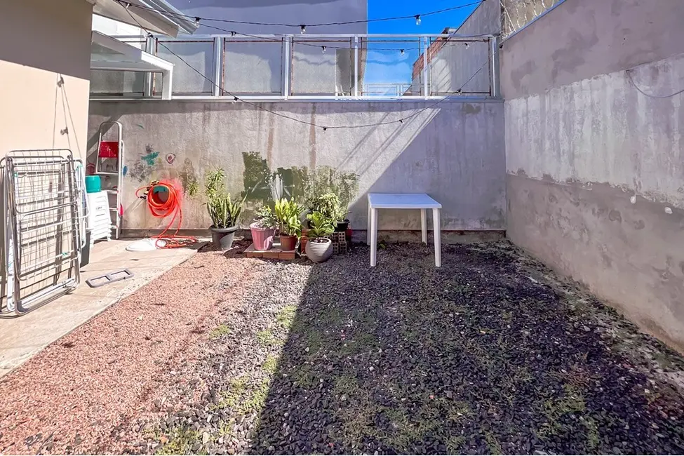 Casa com 2 quartos à venda, 54m2 em Olaria, Canoas - RS - imagem 6 Foto 6 de Casa com 2 quartos à venda, 54m2 em Olaria, Canoas - RS