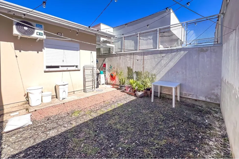 Casa com 2 quartos à venda, 54m2 em Olaria, Canoas - RS - imagem 5 Foto 5 de Casa com 2 quartos à venda, 54m2 em Olaria, Canoas - RS