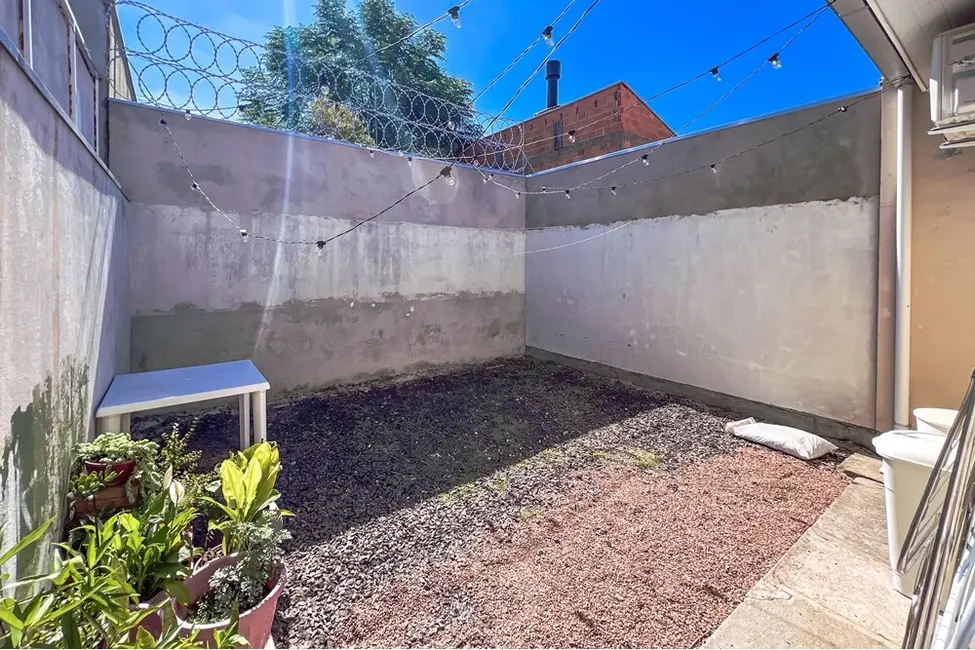 Casa com 2 quartos à venda, 54m2 em Olaria, Canoas - RS - imagem 8 Foto 8 de Casa com 2 quartos à venda, 54m2 em Olaria, Canoas - RS