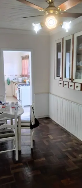 Foto 2 de Casa com 2 quartos à venda, 78m2 em Vila Ipiranga, Porto Alegre - RS