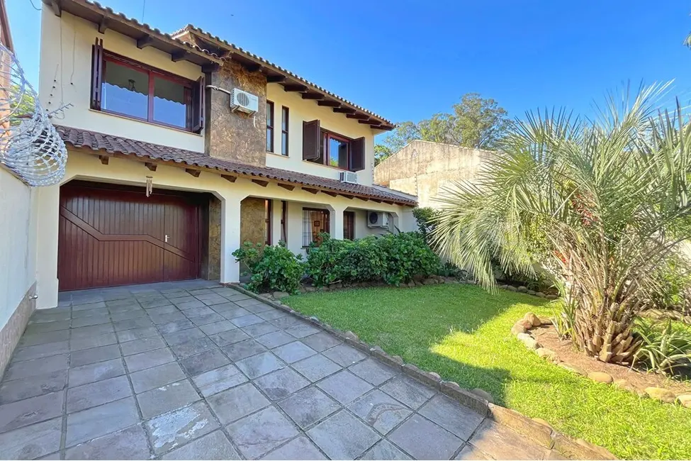 Foto 1 de Casa com 3 quartos à venda, 229m2 em Ipanema, Porto Alegre - RS