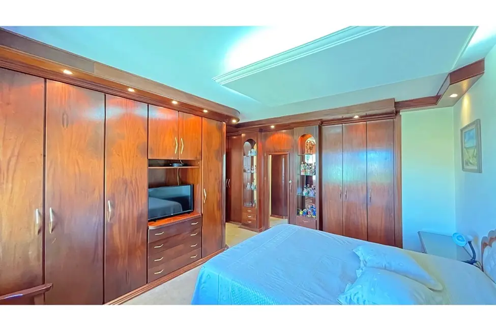 Casa com 3 quartos à venda, 229m2 em Ipanema, Porto Alegre - RS - imagem 3 Foto 3 de Casa com 3 quartos à venda, 229m2 em Ipanema, Porto Alegre - RS