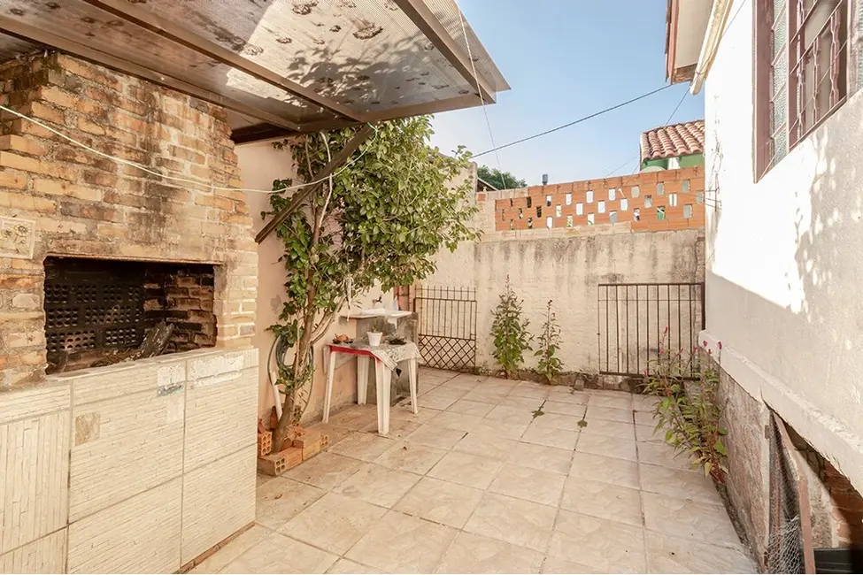 Casa com 4 quartos à venda, 130m2 em Espírito Santo, Porto Alegre - RS - imagem 3 Foto 3 de Casa com 4 quartos à venda, 130m2 em Espírito Santo, Porto Alegre - RS