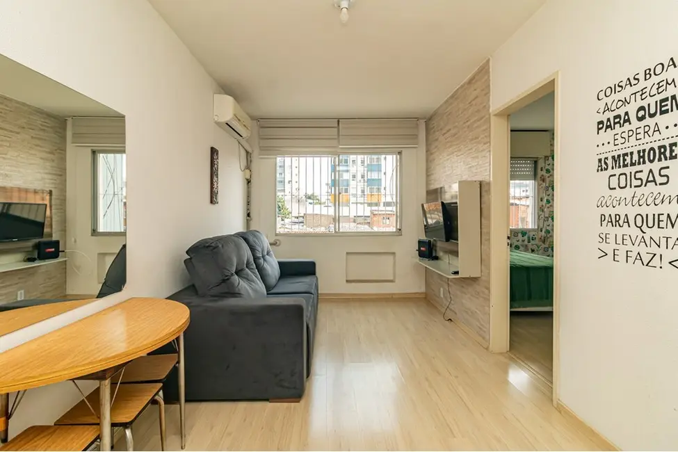 Foto 2 de Apartamento com 1 quarto à venda, 42m2 em Santana, Porto Alegre - RS
