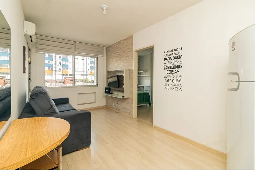 Foto 1 de Apartamento com 1 quarto à venda, 42m2 em Santana, Porto Alegre - RS