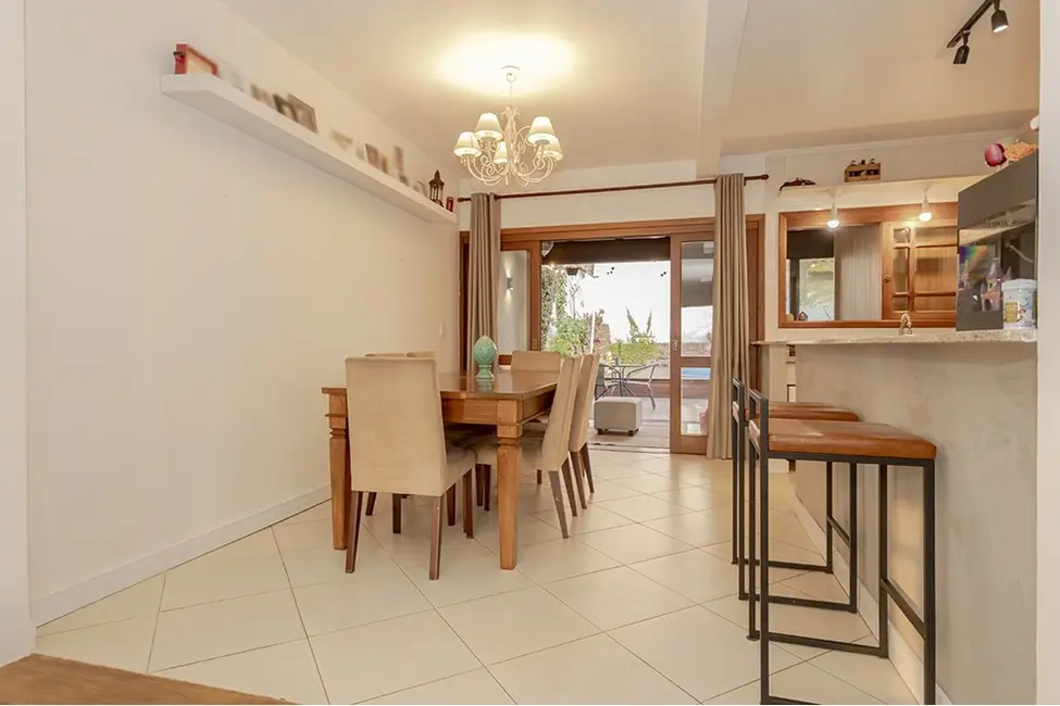 Casa com 3 quartos à venda, 187m2 em Espírito Santo, Porto Alegre - RS - imagem 6 Foto 6 de Casa com 3 quartos à venda, 187m2 em Espírito Santo, Porto Alegre - RS