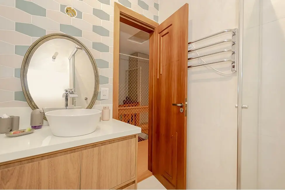 Casa com 3 quartos à venda, 187m2 em Espírito Santo, Porto Alegre - RS - imagem 4 Foto 4 de Casa com 3 quartos à venda, 187m2 em Espírito Santo, Porto Alegre - RS