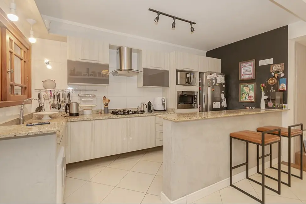 Casa com 3 quartos à venda, 187m2 em Espírito Santo, Porto Alegre - RS - imagem 9 Foto 9 de Casa com 3 quartos à venda, 187m2 em Espírito Santo, Porto Alegre - RS