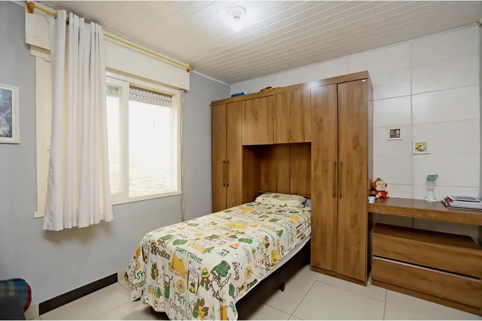 Casa com 3 quartos à venda, 54m2 em Rubem Berta, Porto Alegre - RS - imagem 7 Foto 7 de Casa com 3 quartos à venda, 54m2 em Rubem Berta, Porto Alegre - RS
