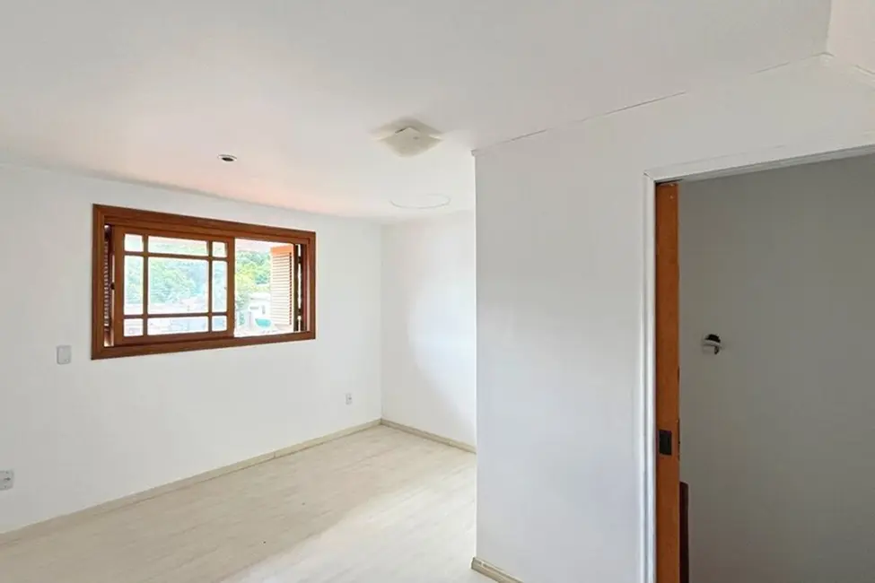 Foto 2 de Casa de Condomínio com 3 quartos à venda, 101m2 em Espírito Santo, Porto Alegre - RS