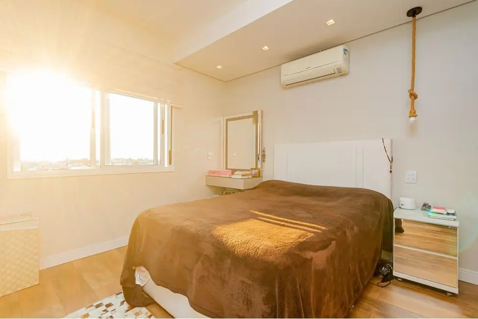 Apartamento com 2 quartos à venda, 79m2 em São Geraldo, Porto Alegre - RS - imagem 3 Foto 3 de Apartamento com 2 quartos à venda, 79m2 em São Geraldo, Porto Alegre - RS