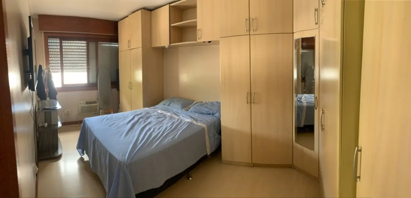 Apartamento com 2 quartos à venda, 55m2 em Passo da Areia, Porto Alegre - RS - imagem 7 Foto 7 de Apartamento com 2 quartos à venda, 55m2 em Passo da Areia, Porto Alegre - RS