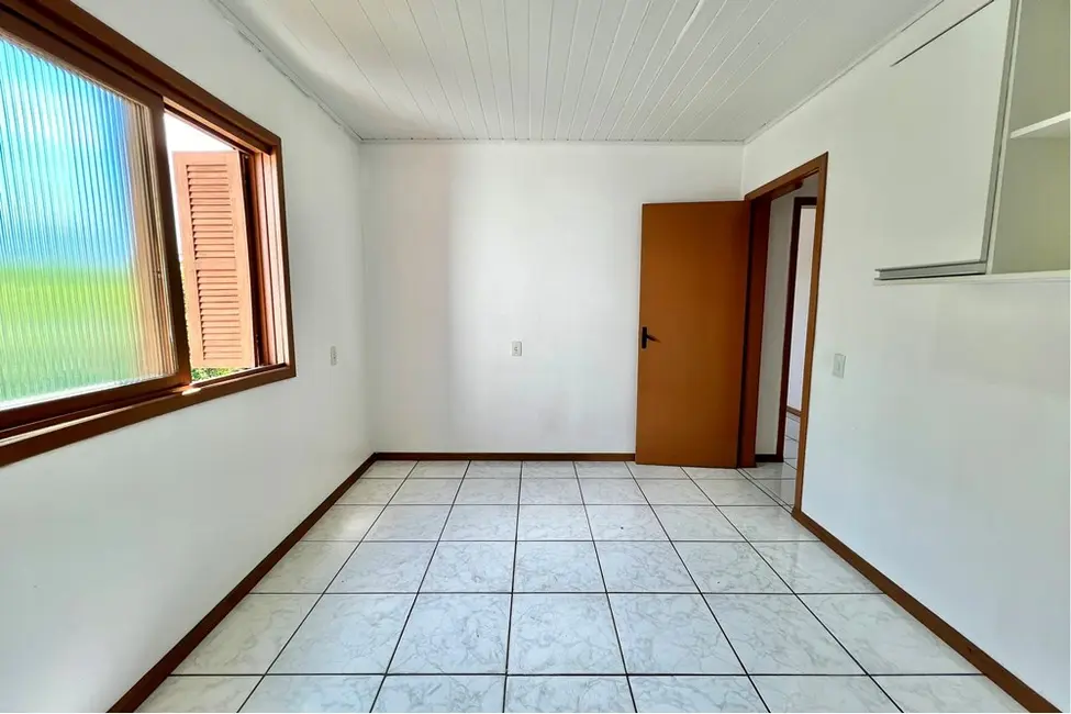 Casa com 5 quartos à venda, 292m2 em Igara, Canoas - RS - imagem 6 Foto 6 de Casa com 5 quartos à venda, 292m2 em Igara, Canoas - RS
