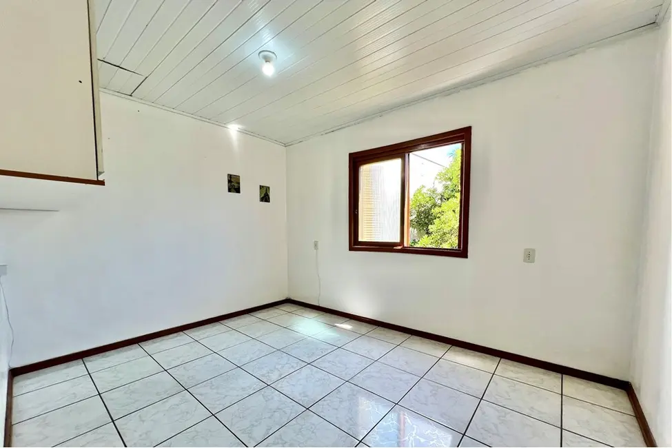 Casa com 5 quartos à venda, 292m2 em Igara, Canoas - RS - imagem 4 Foto 4 de Casa com 5 quartos à venda, 292m2 em Igara, Canoas - RS