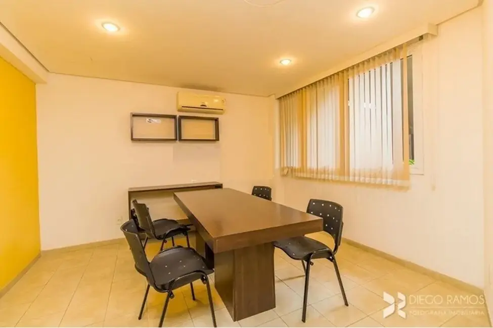 Apartamento com 3 quartos à venda, 90m2 em Menino Deus, Porto Alegre - RS - imagem 7 Foto 7 de Apartamento com 3 quartos à venda, 90m2 em Menino Deus, Porto Alegre - RS