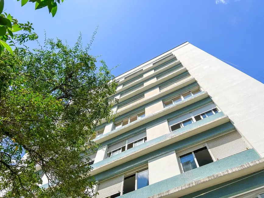 Apartamento com 4 quartos à venda, 226m2 em Moinhos de Vento, Porto Alegre - RS - imagem 3 Foto 3 de Apartamento com 4 quartos à venda, 226m2 em Moinhos de Vento, Porto Alegre - RS