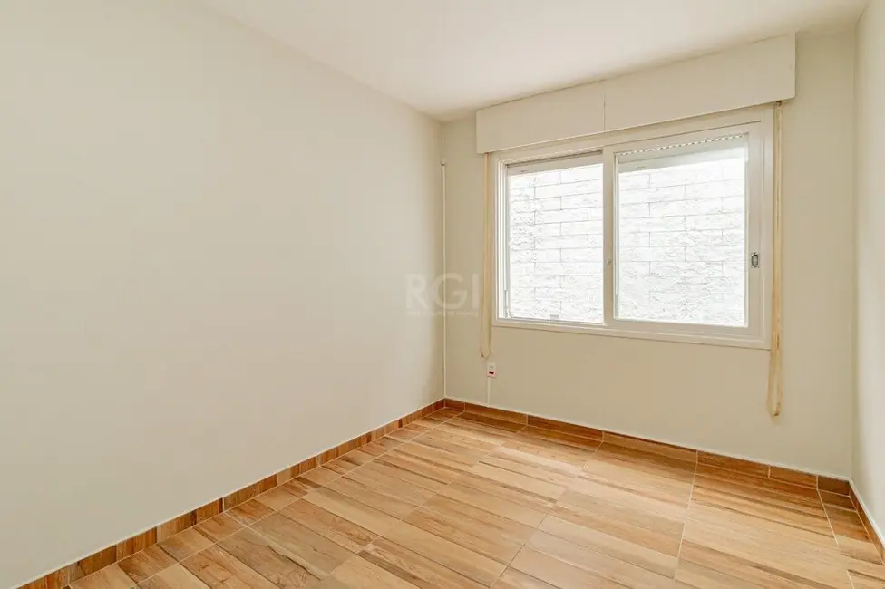 Apartamento com 2 quartos à venda, 74m2 em Vila Ipiranga, Porto Alegre - RS - imagem 2 Foto 2 de Apartamento com 2 quartos à venda, 74m2 em Vila Ipiranga, Porto Alegre - RS