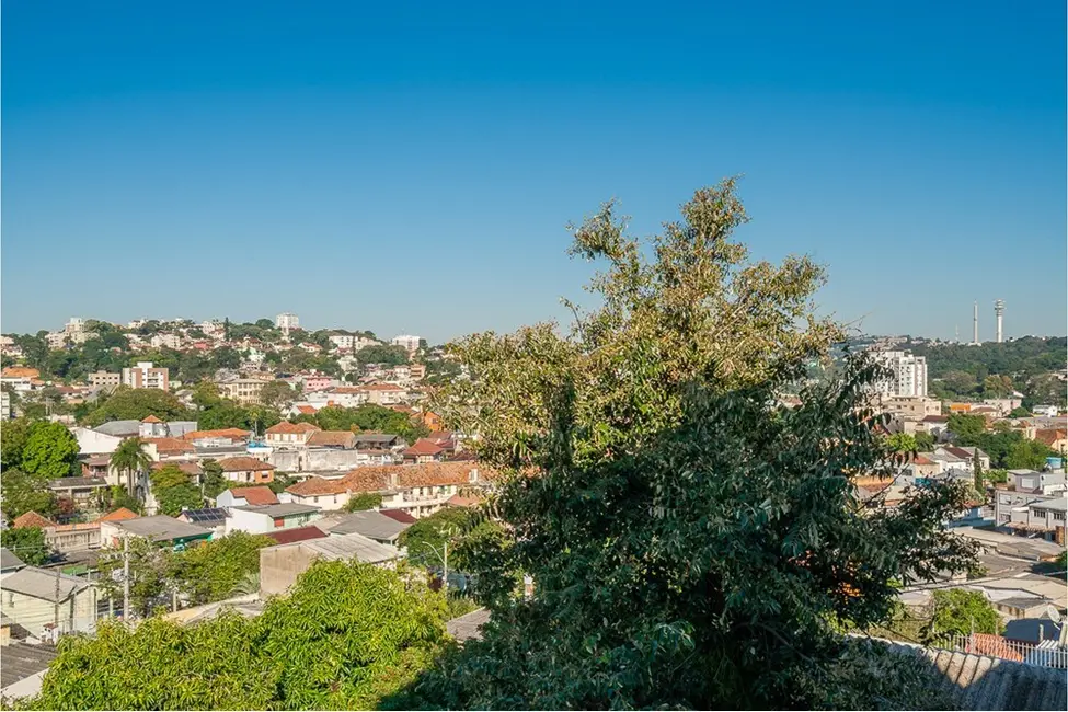 Foto 5 de Casa com 2 quartos à venda, 318m2 em Medianeira, Porto Alegre - RS