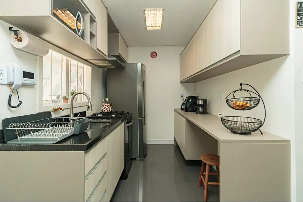 Foto 7 de Casa com 3 quartos à venda, 170m2 em Passo da Areia, Porto Alegre - RS