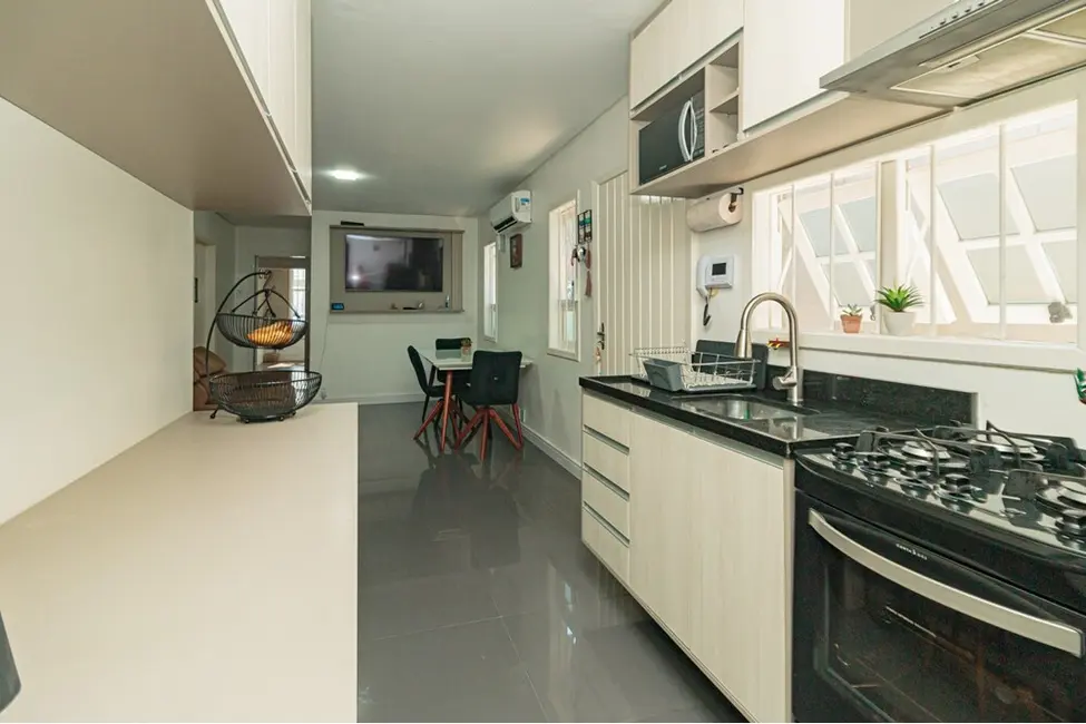 Foto 8 de Casa com 3 quartos à venda, 170m2 em Passo da Areia, Porto Alegre - RS