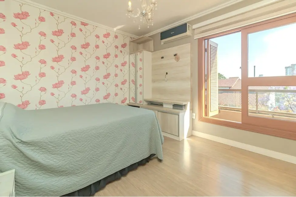 Foto 2 de Casa com 3 quartos à venda, 156m2 em Cristo Redentor, Porto Alegre - RS