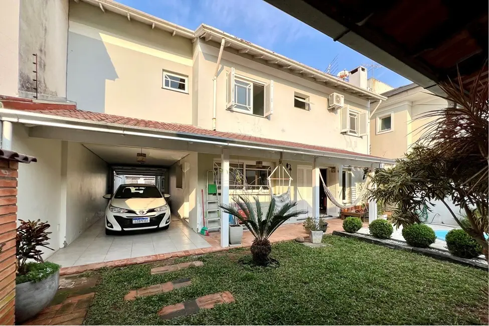 Casa com 4 quartos à venda, 243m2 em Canoas - RS - imagem 4 Foto 4 de Casa com 4 quartos à venda, 243m2 em Canoas - RS