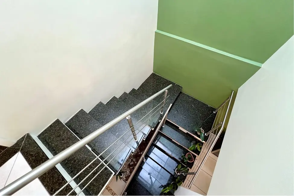 Casa com 4 quartos à venda, 243m2 em Canoas - RS - imagem 9 Foto 9 de Casa com 4 quartos à venda, 243m2 em Canoas - RS