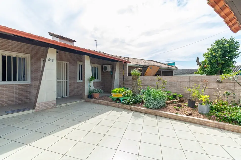 Casa com 4 quartos à venda, 172m2 em Estância Velha, Canoas - RS - imagem 4 Foto 4 de Casa com 4 quartos à venda, 172m2 em Estância Velha, Canoas - RS