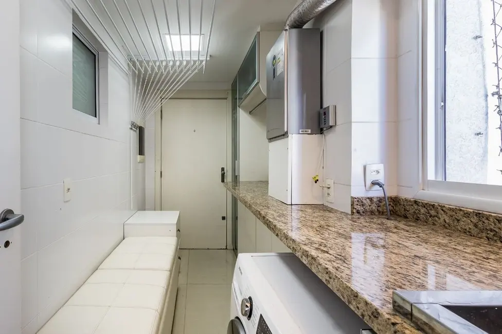 Apartamento com 3 quartos à venda, 125m2 em Jardim Europa, Porto Alegre - RS - imagem 9 Foto 9 de Apartamento com 3 quartos à venda, 125m2 em Jardim Europa, Porto Alegre - RS