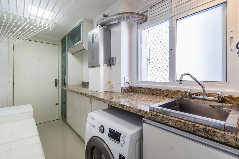 Apartamento com 3 quartos à venda, 125m2 em Jardim Europa, Porto Alegre - RS - imagem 8 Foto 8 de Apartamento com 3 quartos à venda, 125m2 em Jardim Europa, Porto Alegre - RS