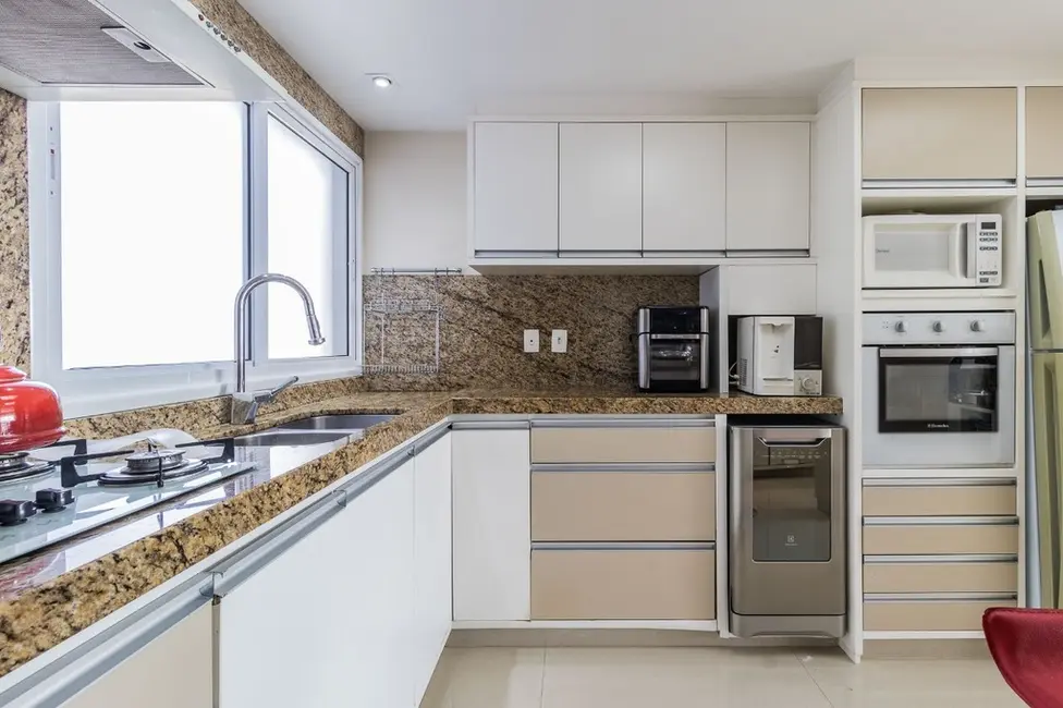 Apartamento com 3 quartos à venda, 125m2 em Jardim Europa, Porto Alegre - RS - imagem 7 Foto 7 de Apartamento com 3 quartos à venda, 125m2 em Jardim Europa, Porto Alegre - RS