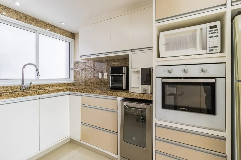 Apartamento com 3 quartos à venda, 125m2 em Jardim Europa, Porto Alegre - RS - imagem 6 Foto 6 de Apartamento com 3 quartos à venda, 125m2 em Jardim Europa, Porto Alegre - RS