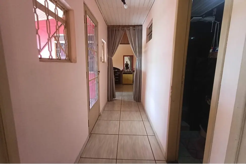 Foto 3 de Casa com 3 quartos à venda, 160m2 em Santa Maria Goretti, Porto Alegre - RS
