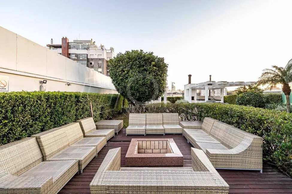 Apartamento com 1 quarto à venda, 57m2 em Três Figueiras, Porto Alegre - RS - imagem 6 Foto 6 de Apartamento com 1 quarto à venda, 57m2 em Três Figueiras, Porto Alegre - RS