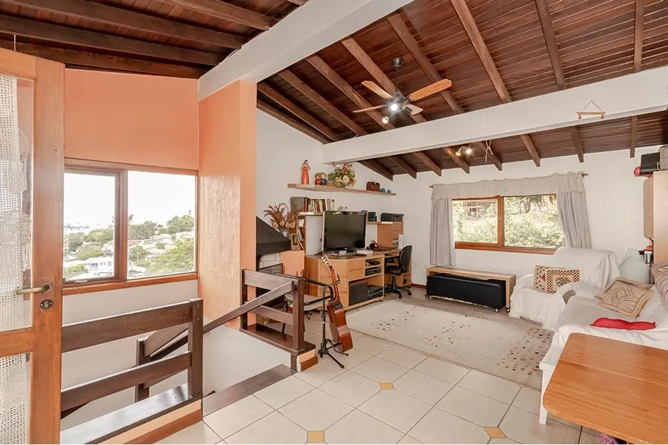 Casa de Condomínio com 3 quartos à venda, 160m2 em Nonoai, Porto Alegre - RS - imagem 2 Foto 2 de Casa de Condomínio com 3 quartos à venda, 160m2 em Nonoai, Porto Alegre - RS