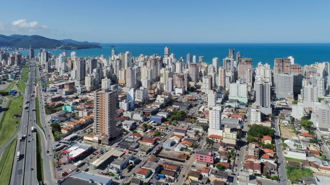 Foto 8 de Apartamento com 3 quartos à venda, 177m2 em Meia Praia, Itapema - SC