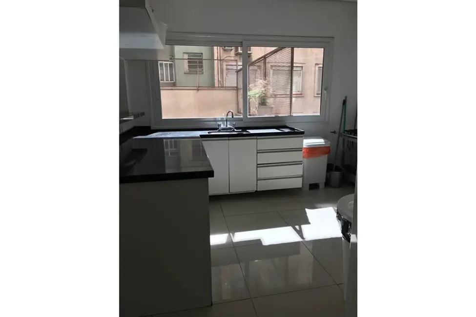 Apartamento com 2 quartos à venda, 81m2 em Centro Histórico, Porto Alegre - RS - imagem 5 Foto 5 de Apartamento com 2 quartos à venda, 81m2 em Centro Histórico, Porto Alegre - RS