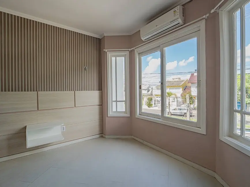 Foto 4 de Casa com 3 quartos à venda, 224m2 em Sarandi, Porto Alegre - RS