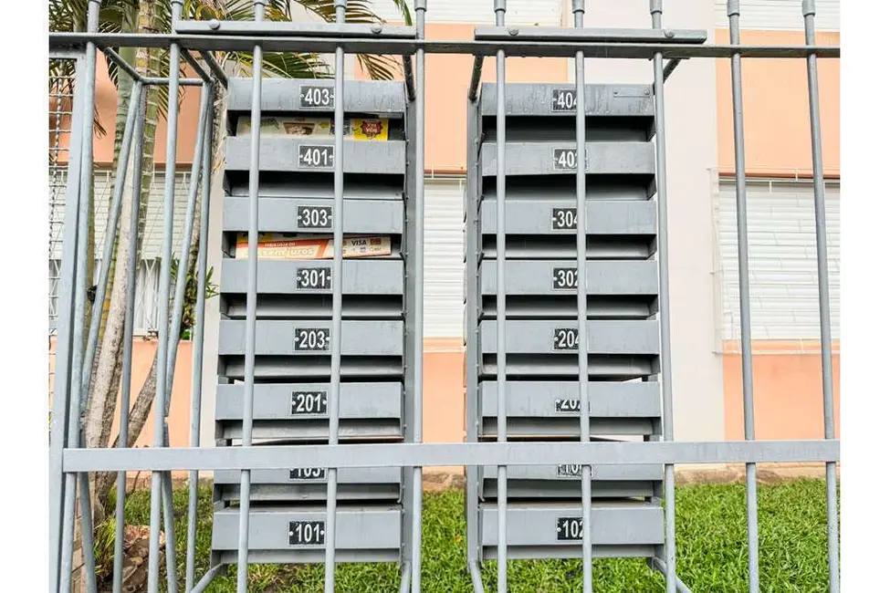 Foto 2 de Apartamento com 2 quartos à venda, 61m2 em São Sebastião, Porto Alegre - RS