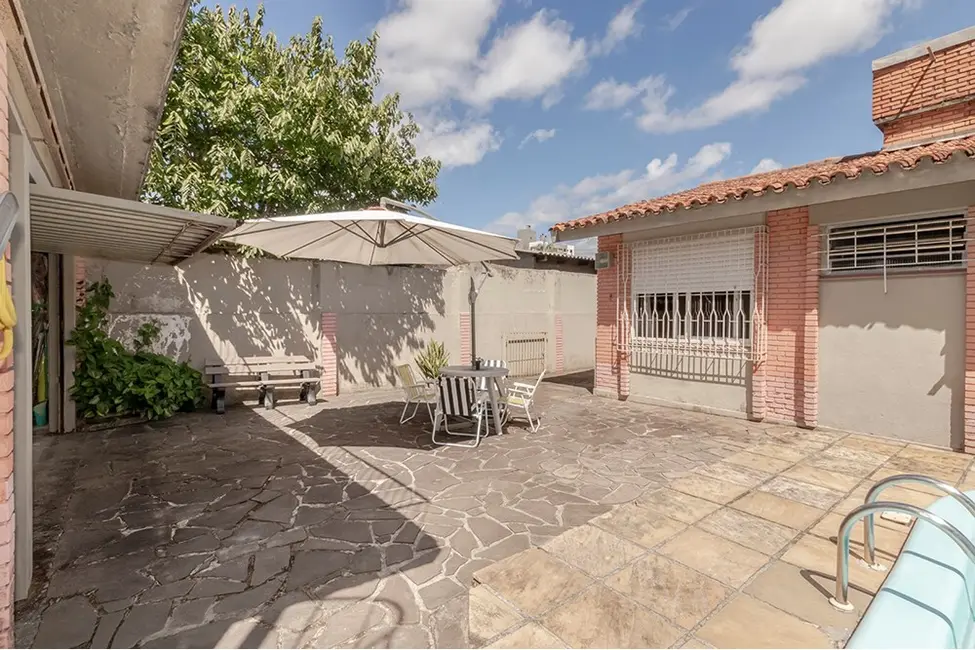 Foto 9 de Casa com 4 quartos à venda, 381m2 em Camaquã, Porto Alegre - RS