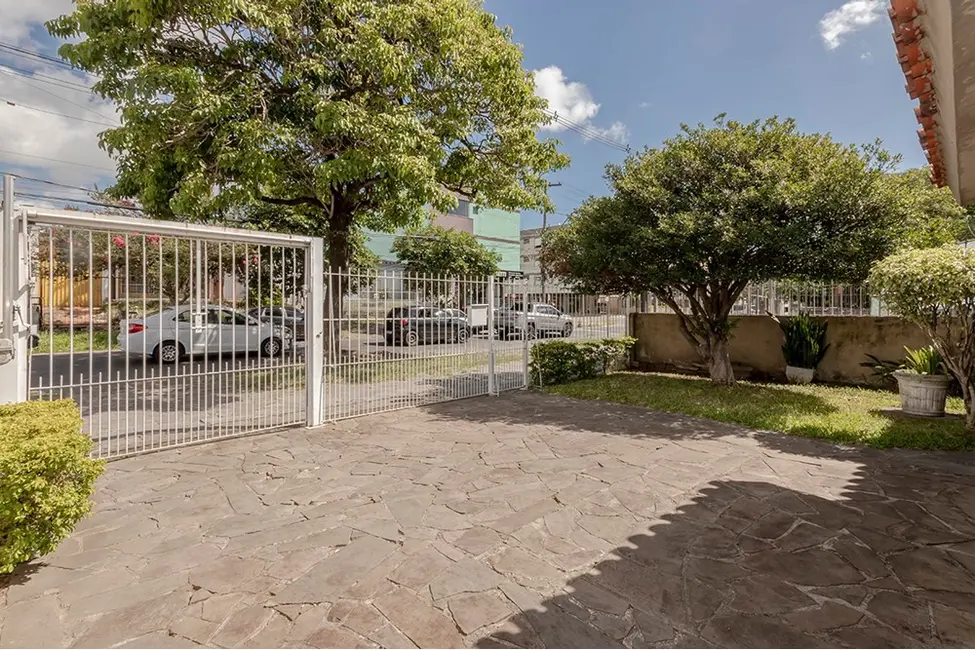 Foto 4 de Casa com 4 quartos à venda, 381m2 em Camaquã, Porto Alegre - RS