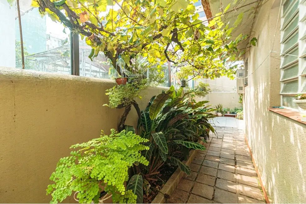 Casa com 3 quartos à venda, 186m2 em Passo da Areia, Porto Alegre - RS - imagem 8 Foto 8 de Casa com 3 quartos à venda, 186m2 em Passo da Areia, Porto Alegre - RS