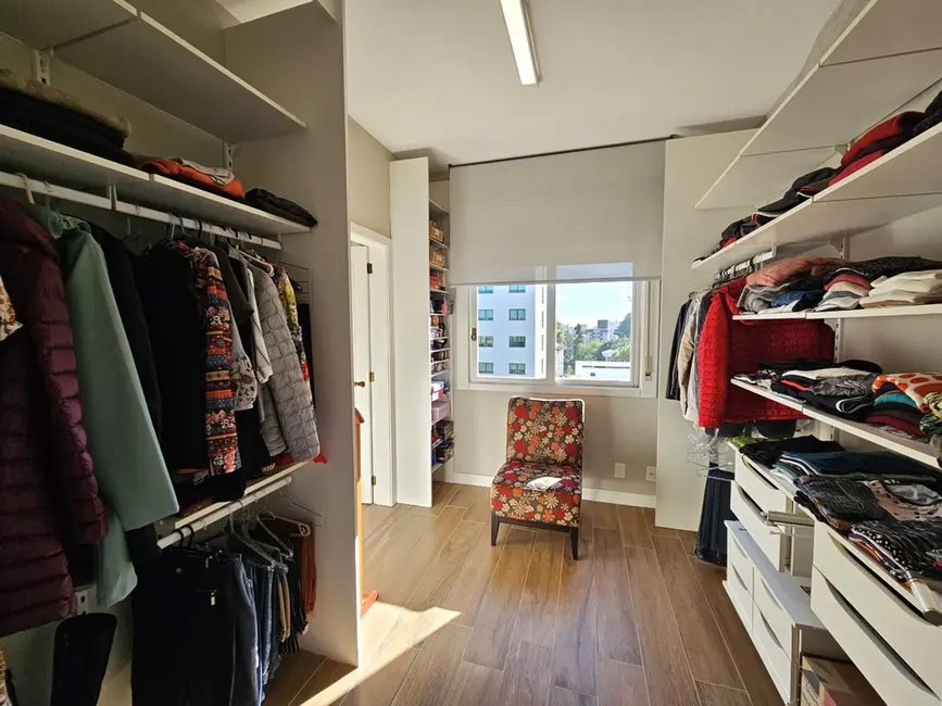 Foto 4 de Apartamento com 3 quartos à venda, 166m2 em São João, Porto Alegre - RS