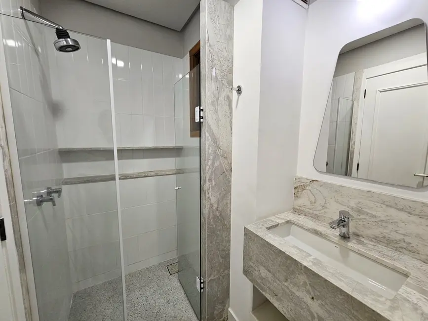 Foto 6 de Apartamento com 3 quartos à venda, 166m2 em São João, Porto Alegre - RS