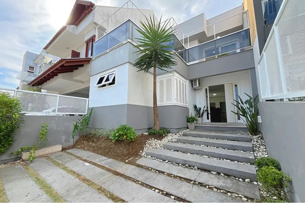 Foto 1 de Casa com 3 quartos à venda, 210m2 em Hípica, Porto Alegre - RS