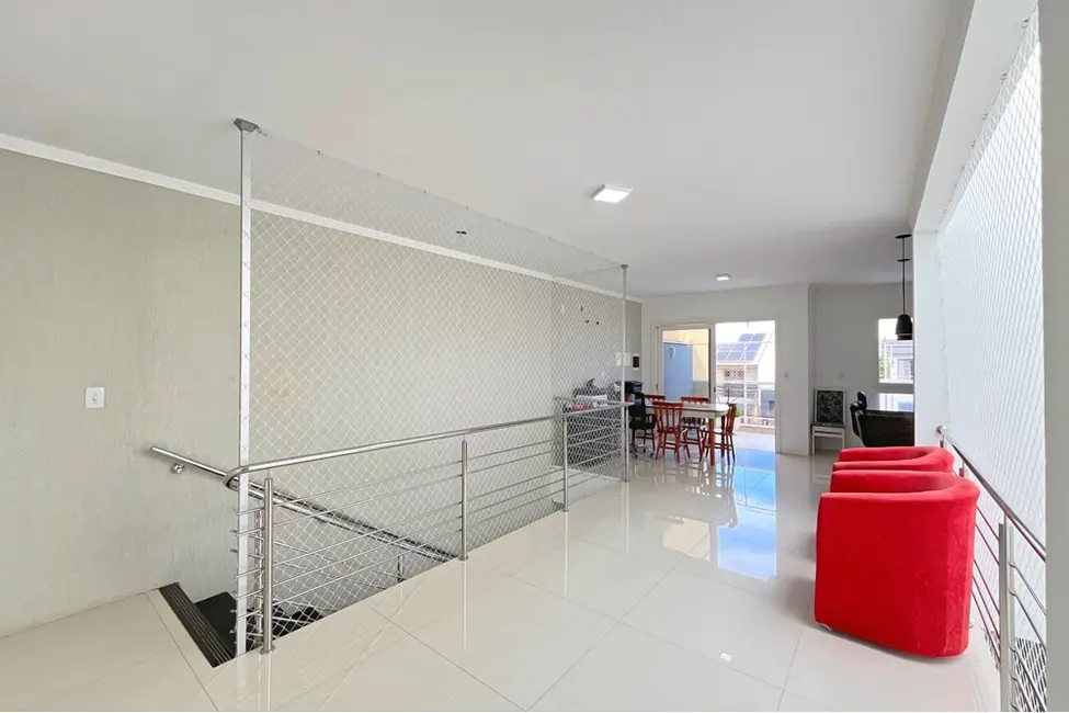 Foto 4 de Casa com 3 quartos à venda, 210m2 em Hípica, Porto Alegre - RS