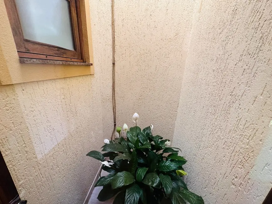 Foto 5 de Casa com 3 quartos à venda, 215m2 em Hípica, Porto Alegre - RS